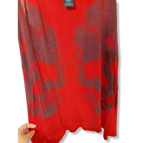 Midnight Hour Glitter Skull Tank Top - Picture 2 of 4